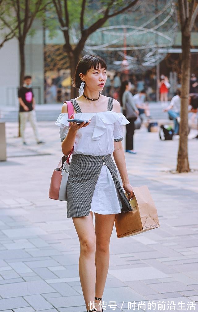 瑜伽裤","m":"7405088bf8c37eeeb2fa5d002c4dde73e99e28ee","nlabel":"stat_3045740437:zm.news.so.com:576O6aOf5rS75Zyw5Zu+,pageType_zmt,glevel_3","ntag":"tfashion;sfashion_时尚;kfashion_1:穿搭;kfashion_1:瑜伽裤;call_P:全类:时尚