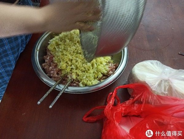 好吃|好吃的 篇十九：周末在家煮饺子。