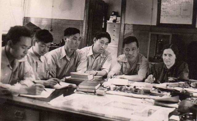 专家|苏联撤走前,专家拿出自己的笔记本:就20分钟,能记多少就记多少