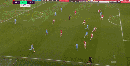 曼城隊|曼城2-1！絕殺功臣脫衣慶祝，保安大哥冷冷瞪著他，眼神像一把劍