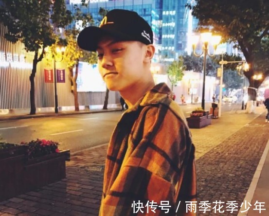 去世|變形計(jì)最苦爺爺去世!富二代賣8萬(wàn)項(xiàng)鏈為他治病,花幾十萬(wàn)蓋房