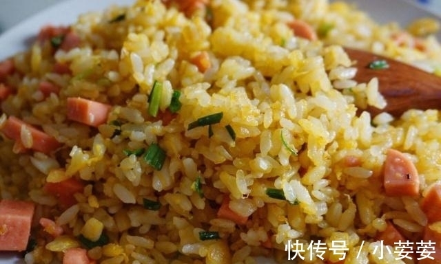 蛋清|这样做蛋炒饭太好吃了，只需多加这一步，米饭粒粒分开还都裹着蛋