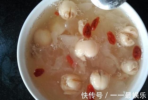 膳食纤维|夜里失眠睡不好觉,可以多吃一点几种食物,有助于缓解失眠症状