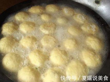 “水煎包”到底先煮还是先煎很多人做错了，难怪你做的不好吃