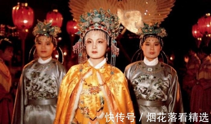 贾府&贾府众人为何只有贾元春被赐死?只因她发现了皇帝的一个秘密