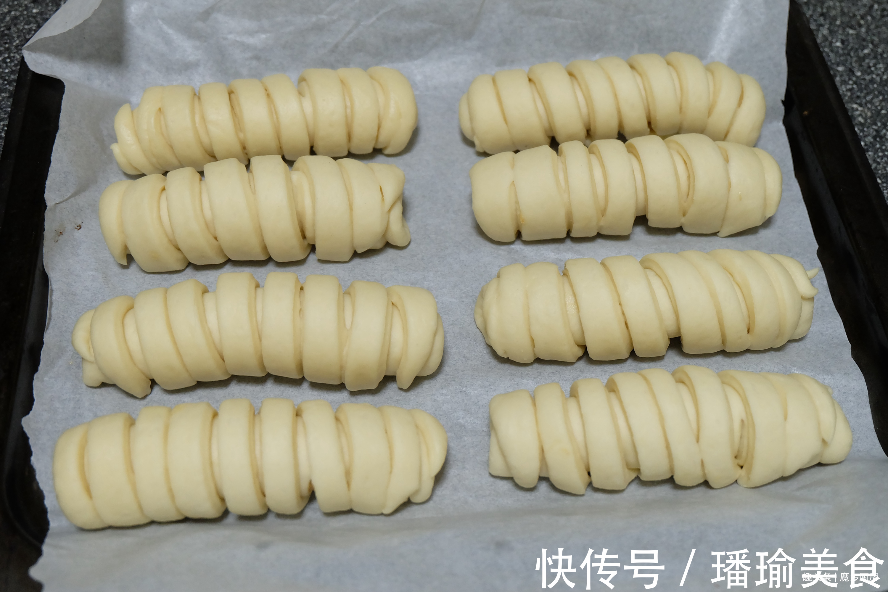 发酵|孩子要吃毛毛虫面包,时间短也能做,一次发酵无油低糖,香软拉丝