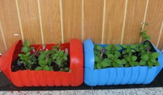 怎么将塑料瓶“一步步”打造成漂亮花盆？