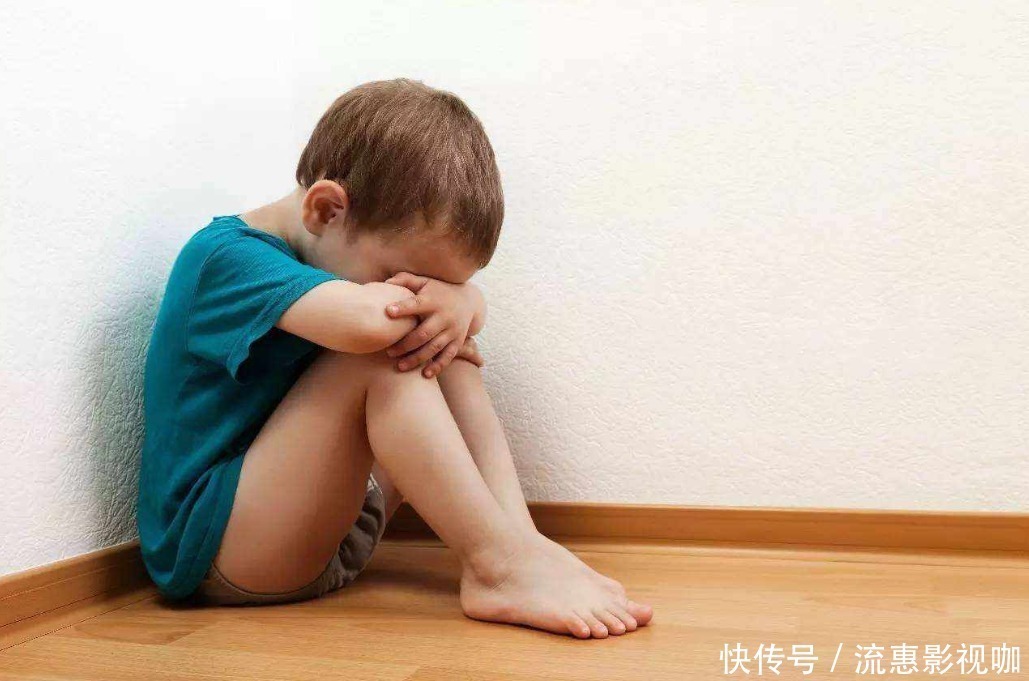 胆小|不想孩子被当“软柿子”捏,父母牢记4点,孩子长大后也不被欺负