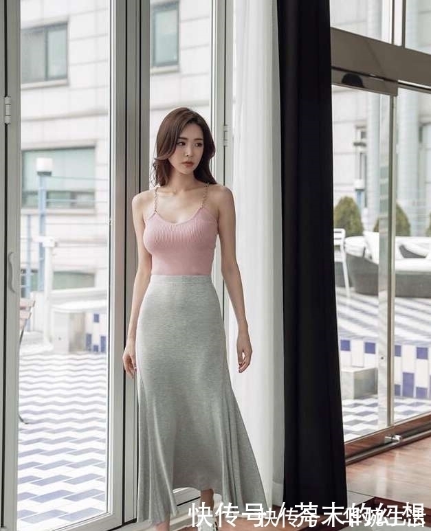 修身 小姐姐修身连衣裙,柔软舒适的同时还显时髦感