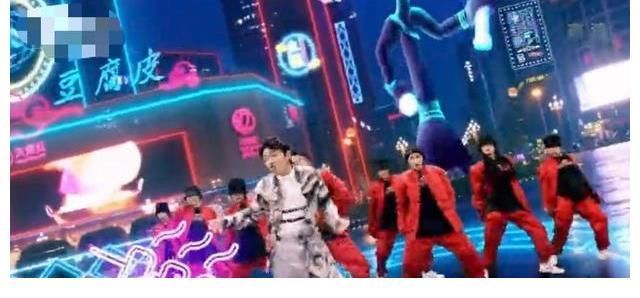 央1中秋晚会,王祖蓝一首《火锅》尬出天际,周深一开口感觉来了