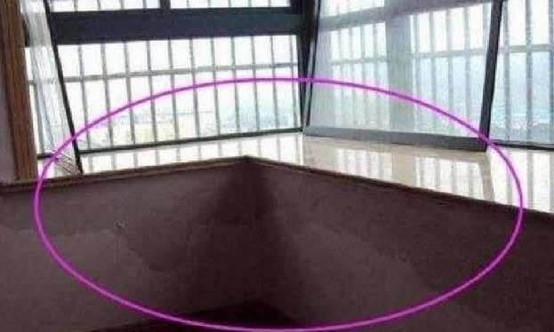 师傅|装修师傅在飘窗上留下一个洞,幸亏邻居提醒,差点误会自己被坑了