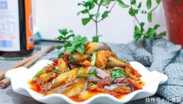 这个菜胖子可不要吃,太好吃容易上瘾,我家每个月只敢吃1顿