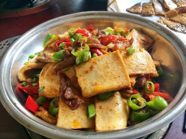 这菜不吃太亏了，虽是素菜比肉还抢手，蛋白质丰富，孩子吃最好