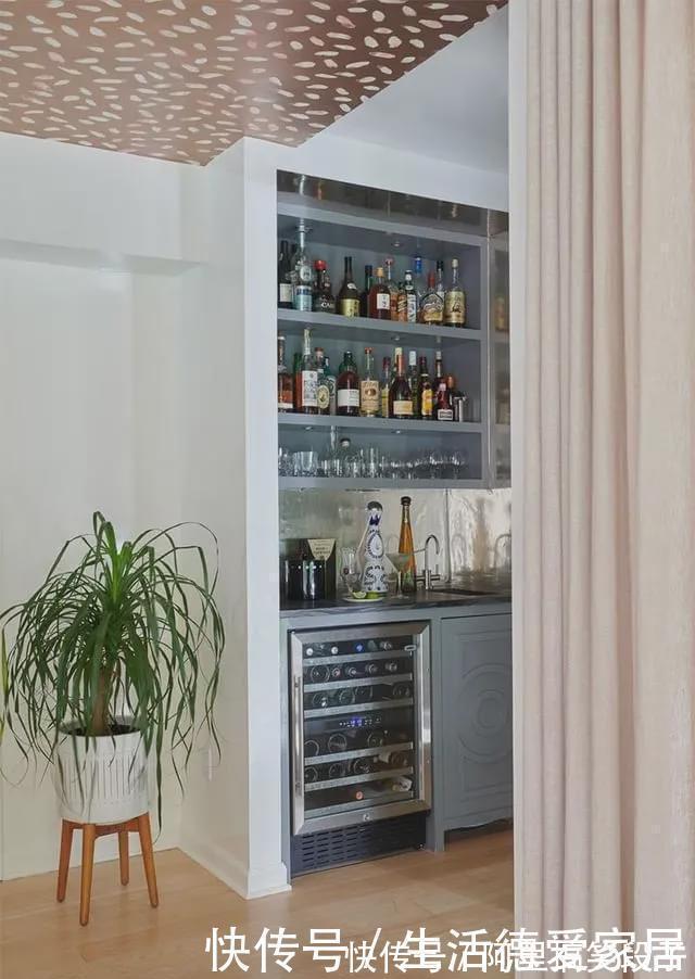 复式|表姐家110平复式小楼人见人夸,天花板贴壁纸,老妈夸真是嫁得好