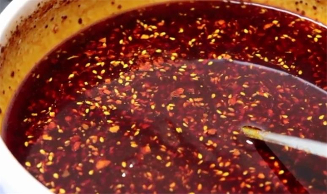 辣椒油不用买，20年红油辣子秘制配方教你在家做，学会受用一辈子