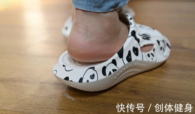 app 软糯贴脚的休闲拖鞋,更快舒缓脚部疲劳,咕咚运动舒缓拖鞋体验!
