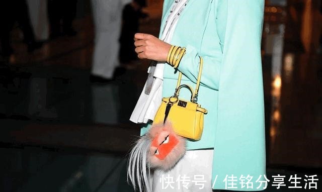 peekaboo 无论时尚圈的风怎么刮,Fendi这个包包都永不过时!