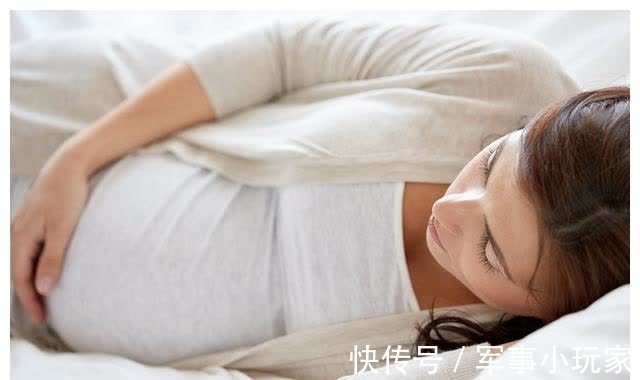 姿势|孕早、中、晚期该怎么睡?不同时期睡姿有变化,及时调整很重要