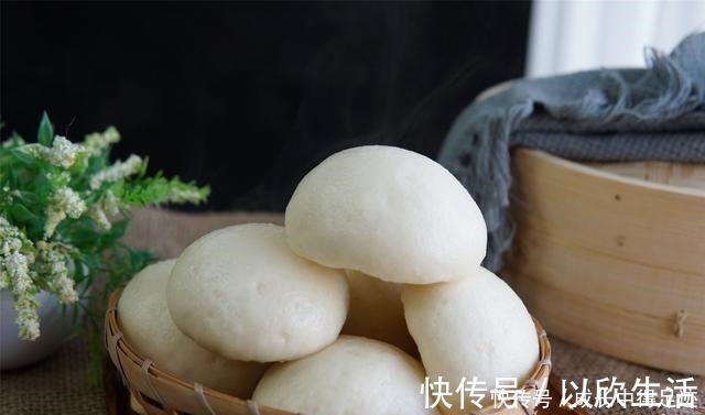 冬天蒸馒头,只用1个窍门,30分钟发满一盆面,馒头白胖又松软