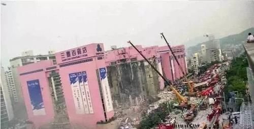 垃圾堆$他画一个“垃圾堆”,却卖了4370万,网友不解,专家暗藏个惨案