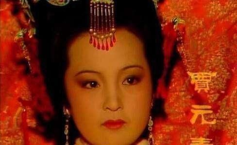 曹公$红楼梦中, 薛宝钗不能入宫的真正原因?书中早有暗笔说明