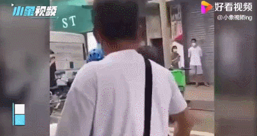 肌肉|健身教练攻击外卖小哥反被锤，还不讲武德抄家伙，网友：健身白练