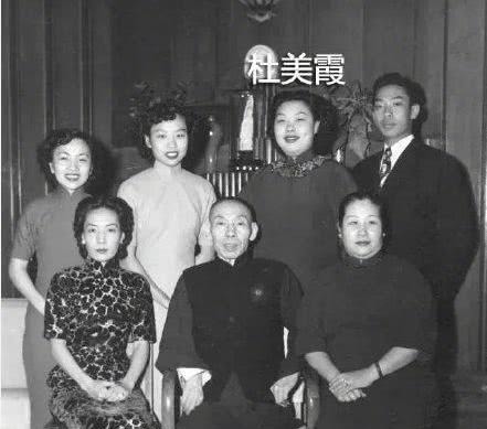 杜月笙|杜月笙追求女人不靠武力，用一小事吃透母女三人，好手段