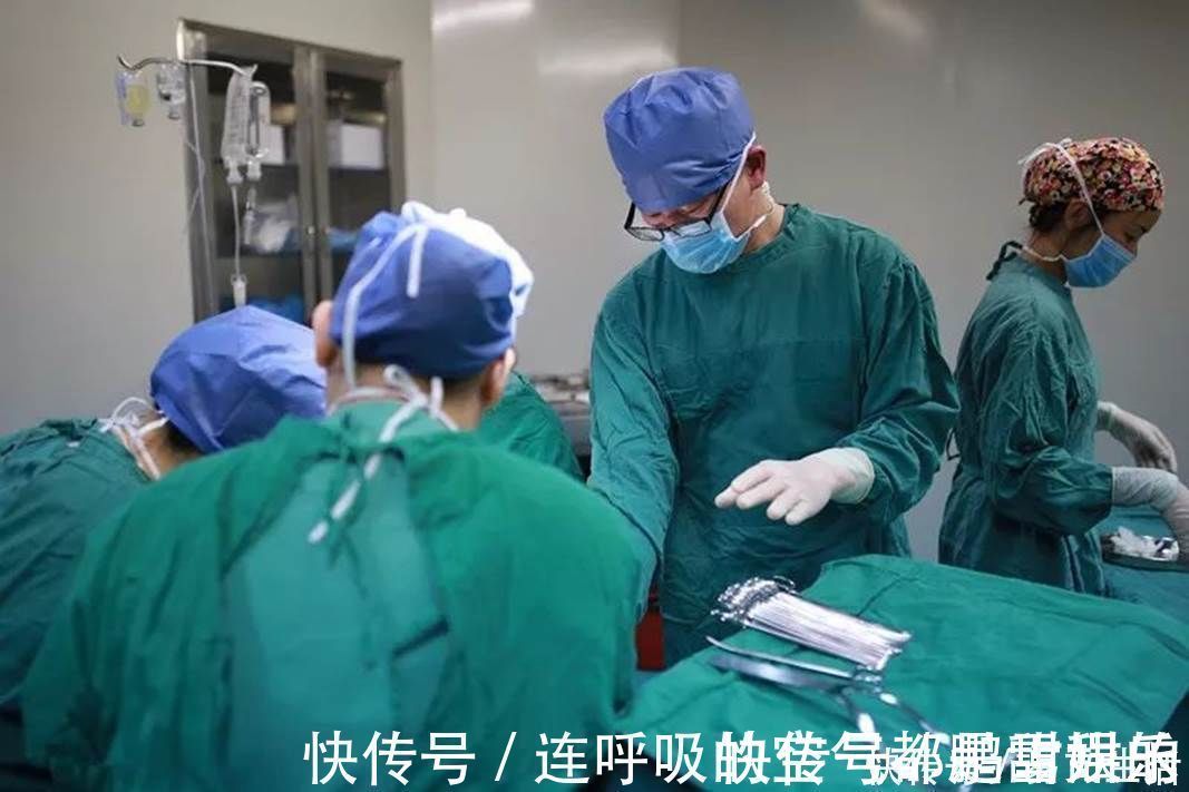 医生|剖腹产有多复杂?手术台上的工具告诉你答案,鸡皮疙瘩都起了