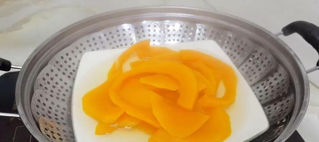 半个南瓜，1个鸡蛋，不用一滴水，比油条做法简单，比蛋糕都好吃