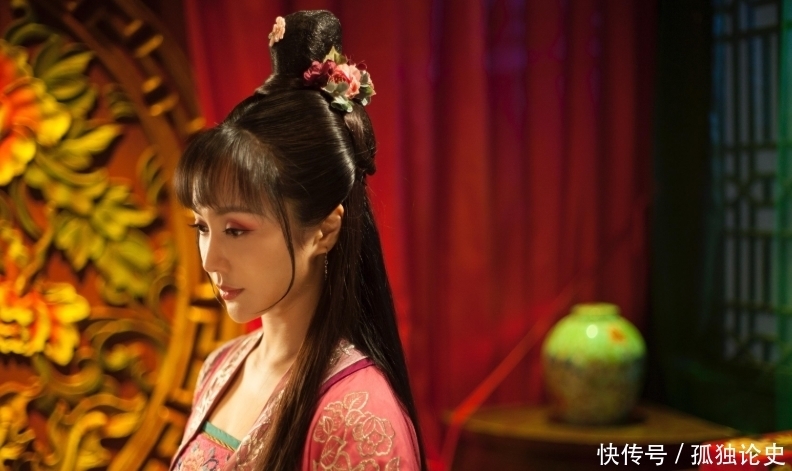 此女被马夫半夜强抢,本以为被迫为妻会抱憾终身,竟成为五朝皇后