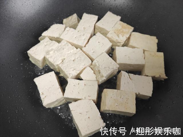 豆腐|豆腐和鸡蛋这样做,简单又下饭,太香了,给肉都不换