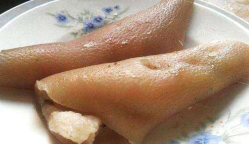 原来去猪皮毛这么简单,不用火烤不用手剃,简单一招,干净快速