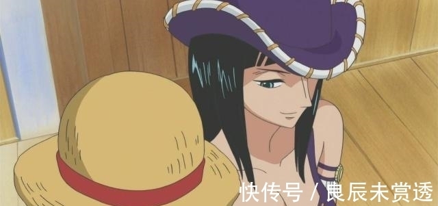 女帝|海贼王:女帝白星同款“宠溺”,罗宾也不差,可路飞只对她“好”