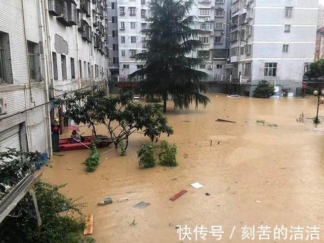房产|房子周边有这些建筑物,认真地思考是否接受得了,不然贬值又后悔