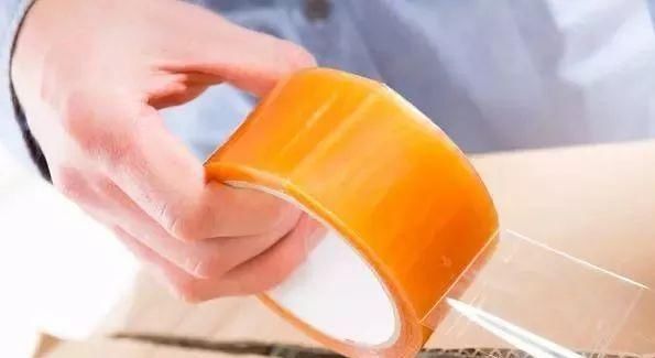 胶带开口很难找别再用手抠学这招,以后再也不愁找不到胶带头