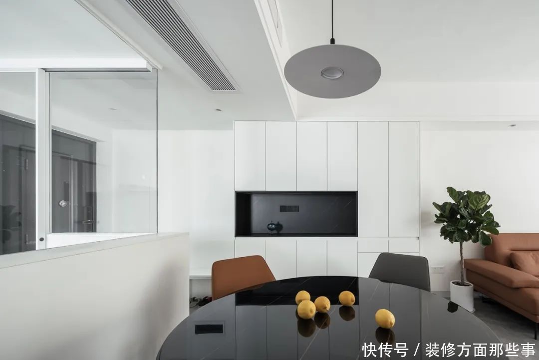 厨房|113㎡现代简约,厨房这样设计太聪明,通透亮堂,颜值还高!