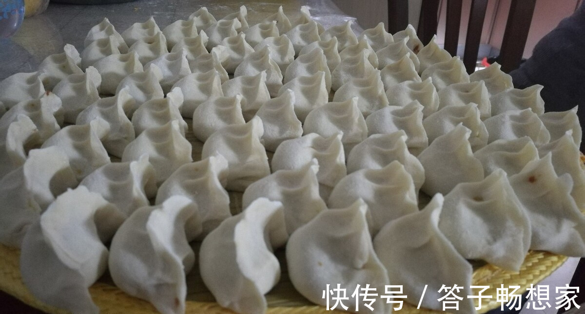 味道|白菜饺子好吃有技巧,调料时加1步,饺子鲜香不出水,味道更鲜美