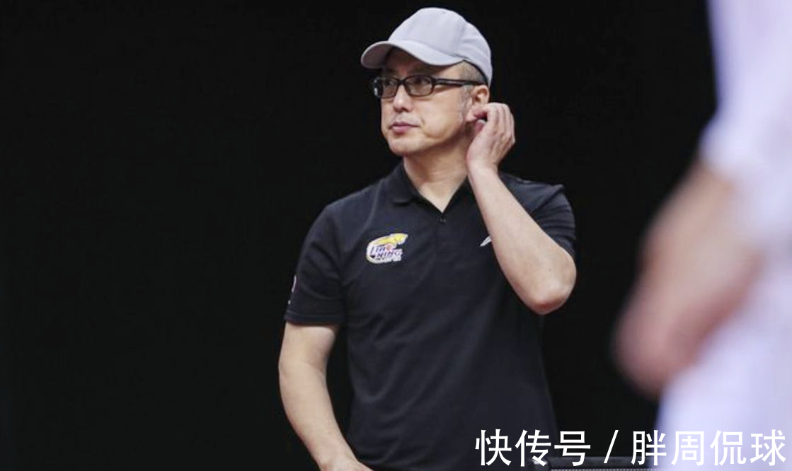 李洪庆|CBA重罚杨鸣后,李洪庆再收更大坏消息,辽篮争冠当头棒喝