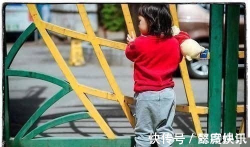 涵涵|女儿幼儿园被孤立,妈妈找学校理论,老师一身公主病,没人敢碰