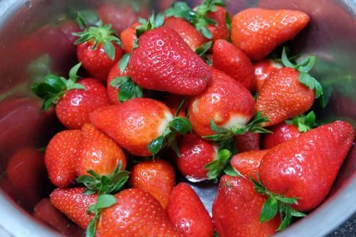 三月最爱草莓，自制草莓酱做法简单无添加剂，好吃看得见