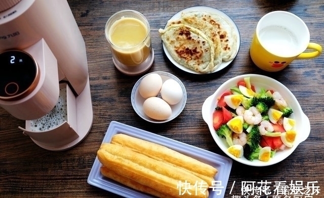 晒晒我家这8天的早餐，每天都有好几样，口味清淡，食材简单