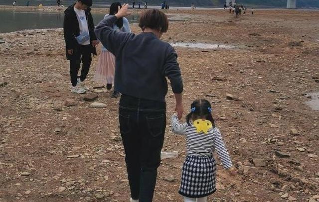 逗娃|“妈妈走了,妈妈不要你了!”婆婆这样逗娃,老公的做法很机智