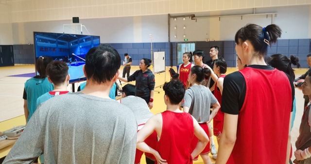 杨舒予|CCTV5直播!中国女篮新帅首秀,阵容大调整,能否超越许利民?