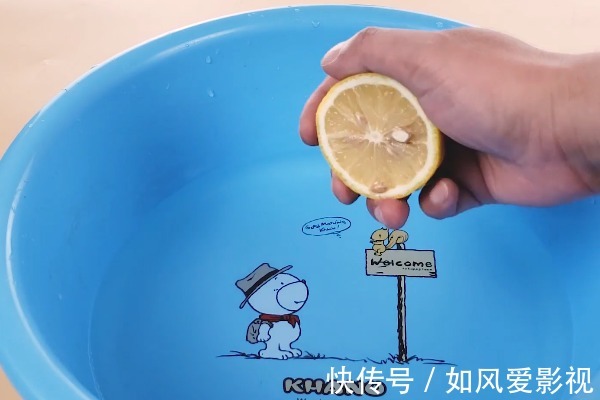 晚上睡觉前,一定要在门上挂一条毛巾,作用真厉害,学会受用一生