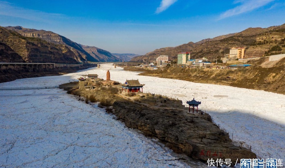 黄河壶口瀑布现“十里冰河”奇观