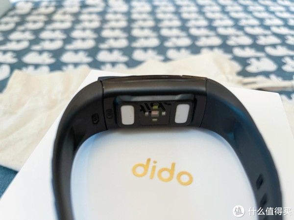 智能|心电、血压都能监测的手环，dido Y2上手：足够实用才不会被闲置