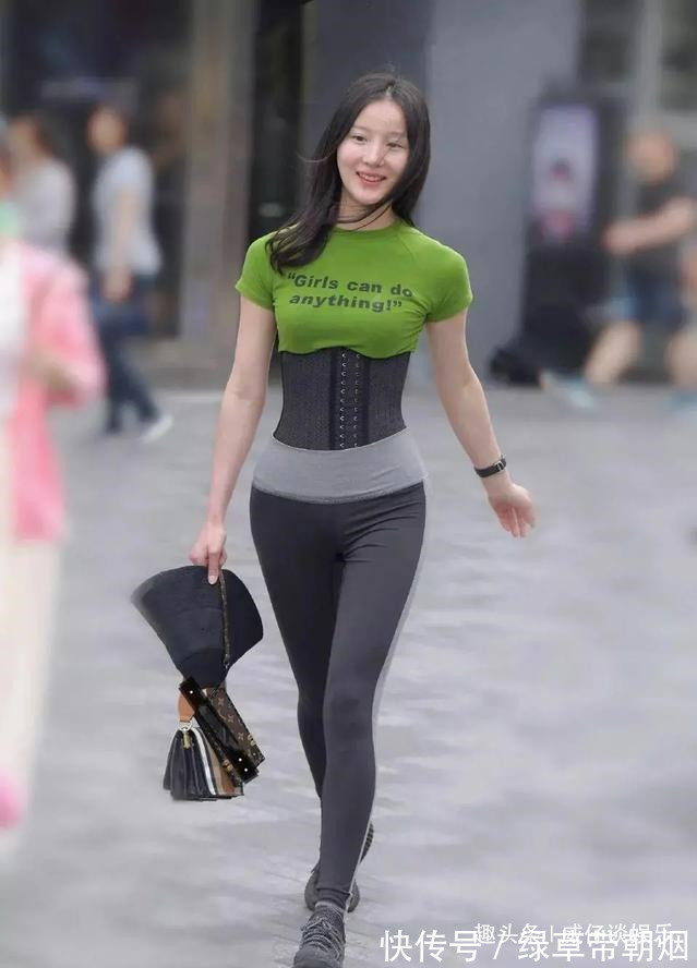 打底裤 打底裤衬出美丽的自信感,彰显自信从容魅力