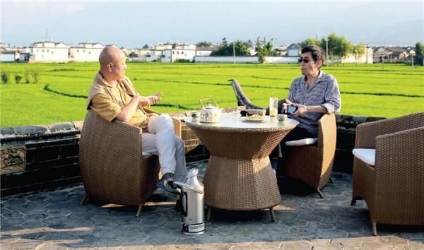 画家|他画一只鸟卖了82万,网友质疑:不如小学生,专家:往鸟眼睛里看