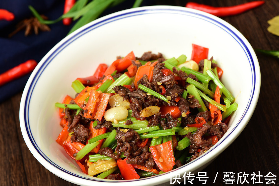 食用油|牛肉怎么腌制才嫩不要只会放生粉，教你一招，炒出来又嫩又滑