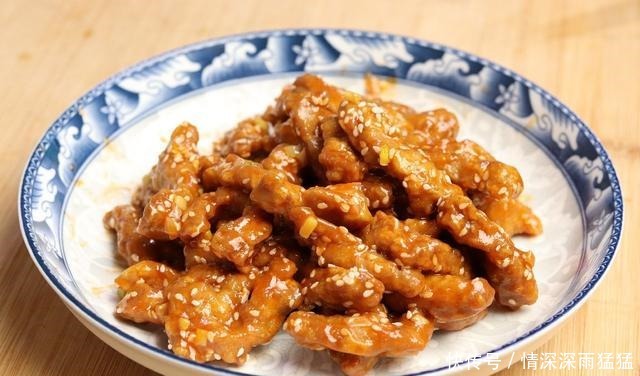 糖醋里脊的家常做法,学会挂糊技巧和糖醋比例,一锅都不够吃